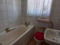 Bathroom 1 - 4 square meters of property in Mid-ennerdale