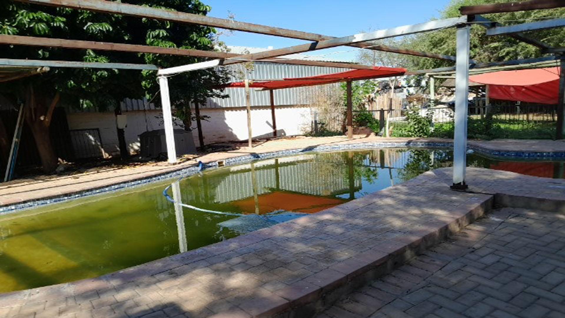 Backyard of property in Kakamas