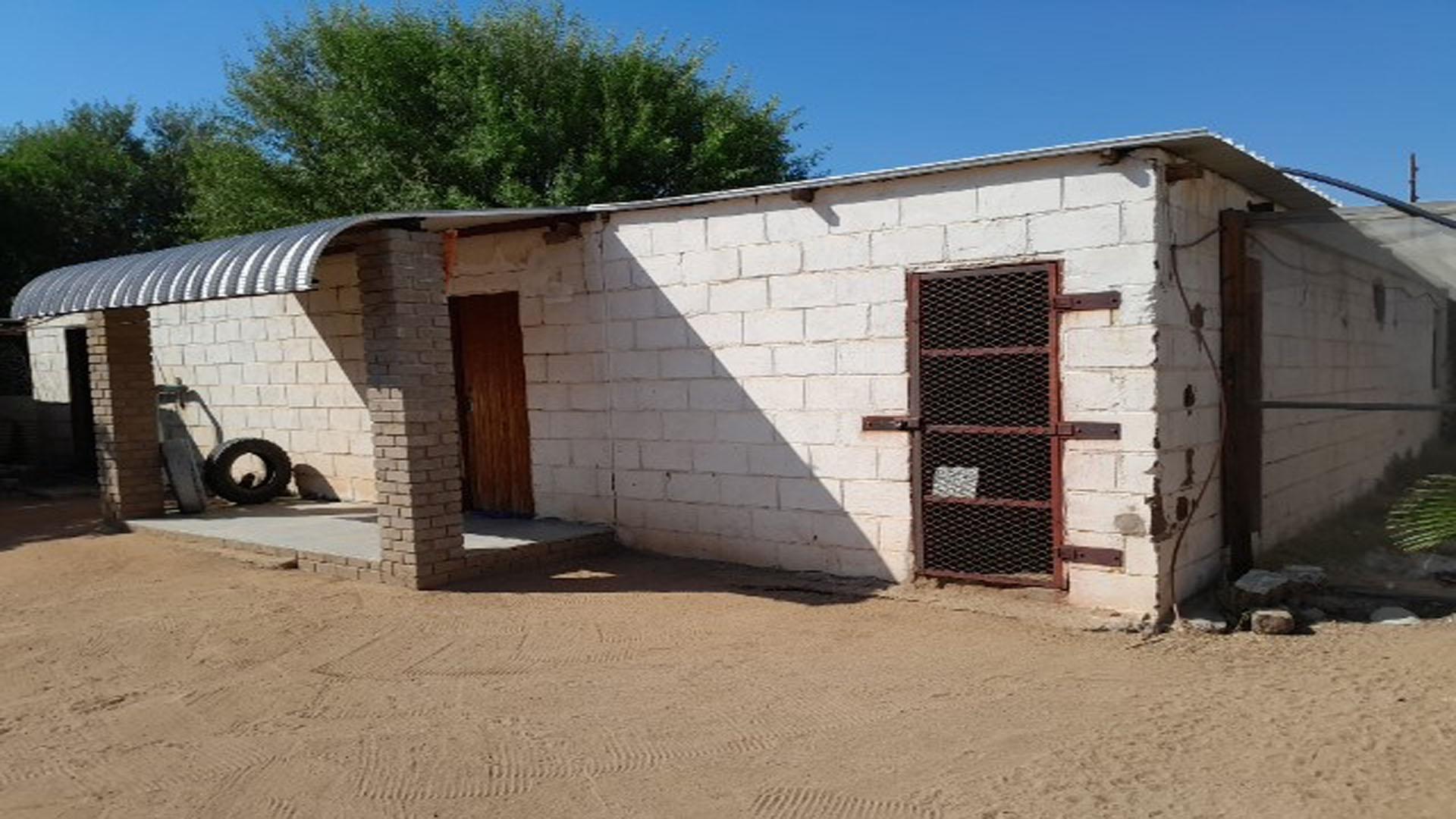 Backyard of property in Kakamas