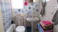 Main Bathroom - 5 square meters of property in Dalview