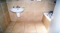 Main Bathroom - 7 square meters of property in Windermere