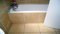 Main Bathroom - 7 square meters of property in Windermere