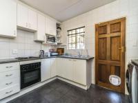 Kitchen - 13 square meters of property in Sonneglans