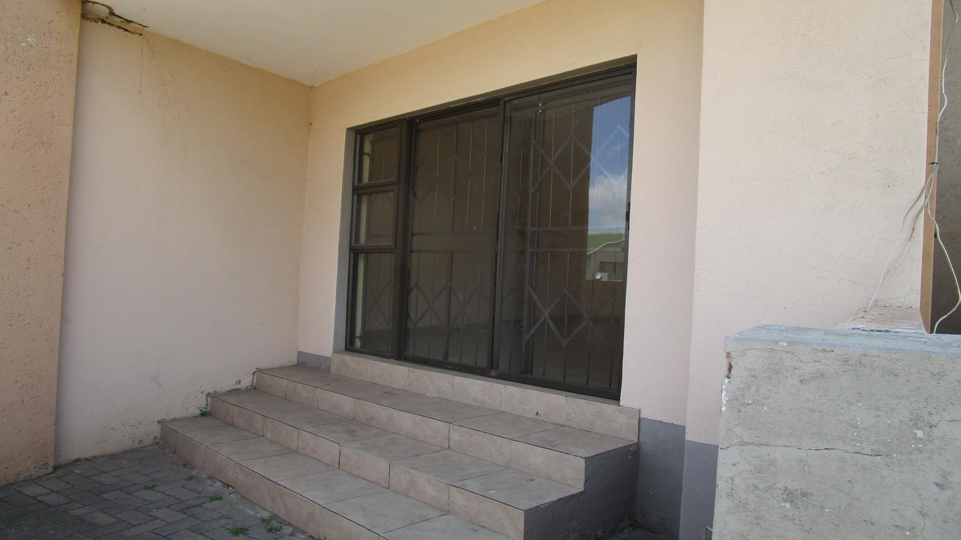 Patio of property in Tasbetpark