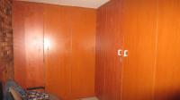 Main Bedroom - 25 square meters of property in Zakariyya Park