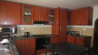 Kitchen - 10 square meters of property in Zakariyya Park