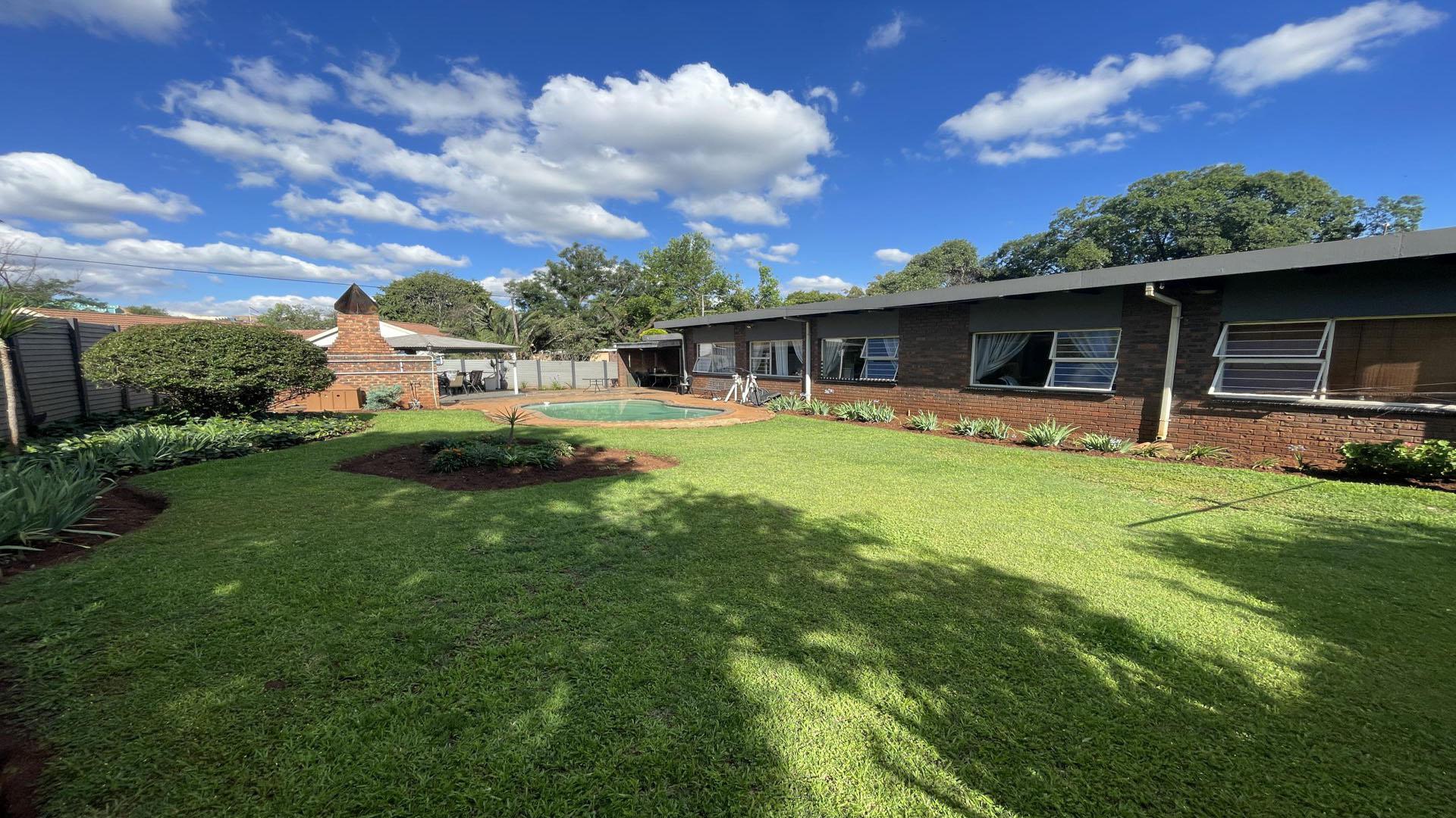 Front View of property in Lyttelton Manor