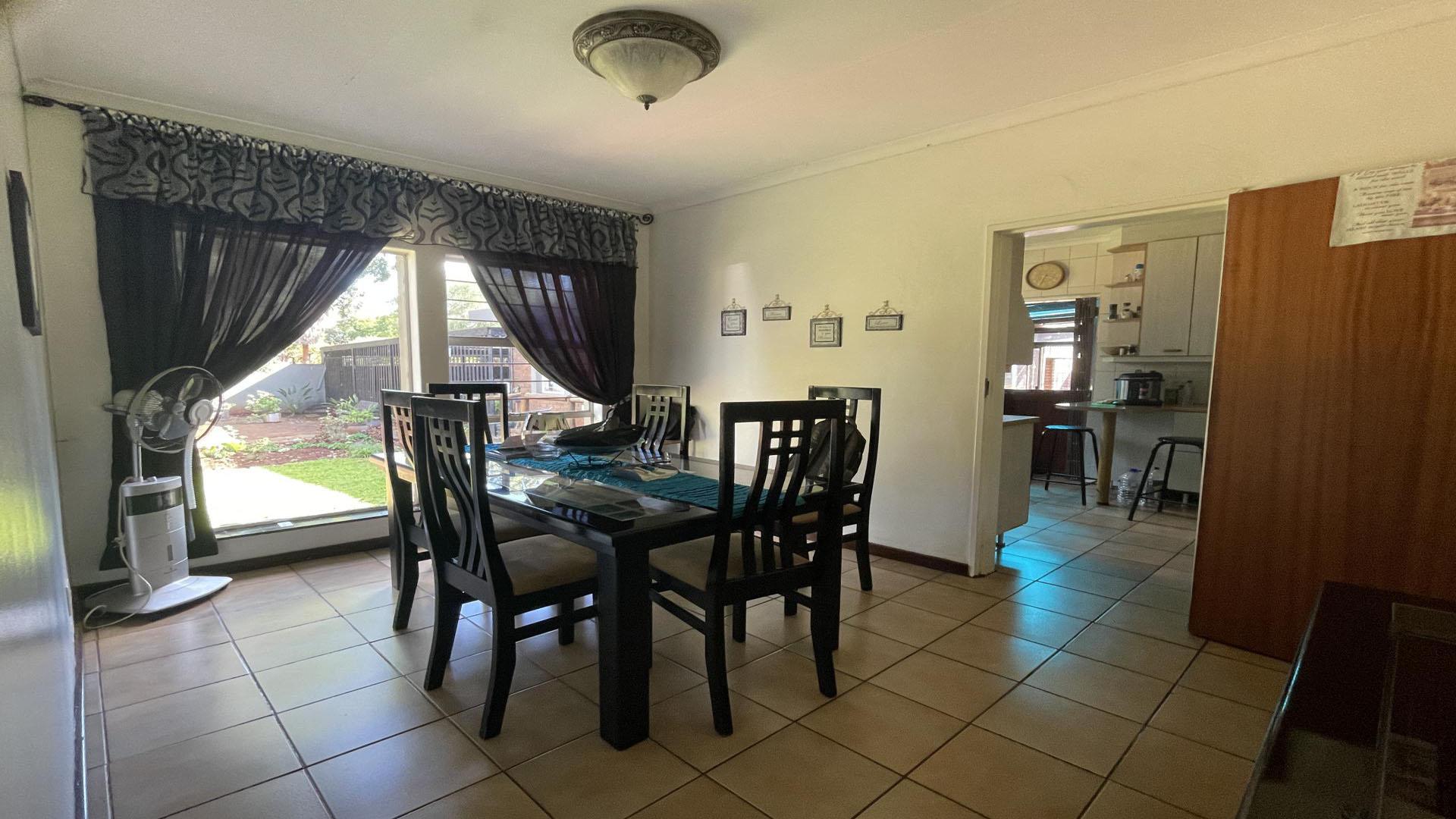 Dining Room of property in Lyttelton Manor