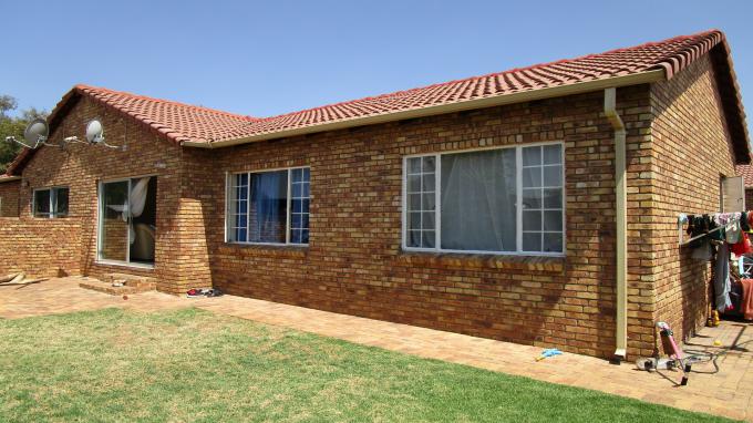 3 Bedroom Cluster for Sale For Sale in Kyalami Hills - Home Sell - MR250105