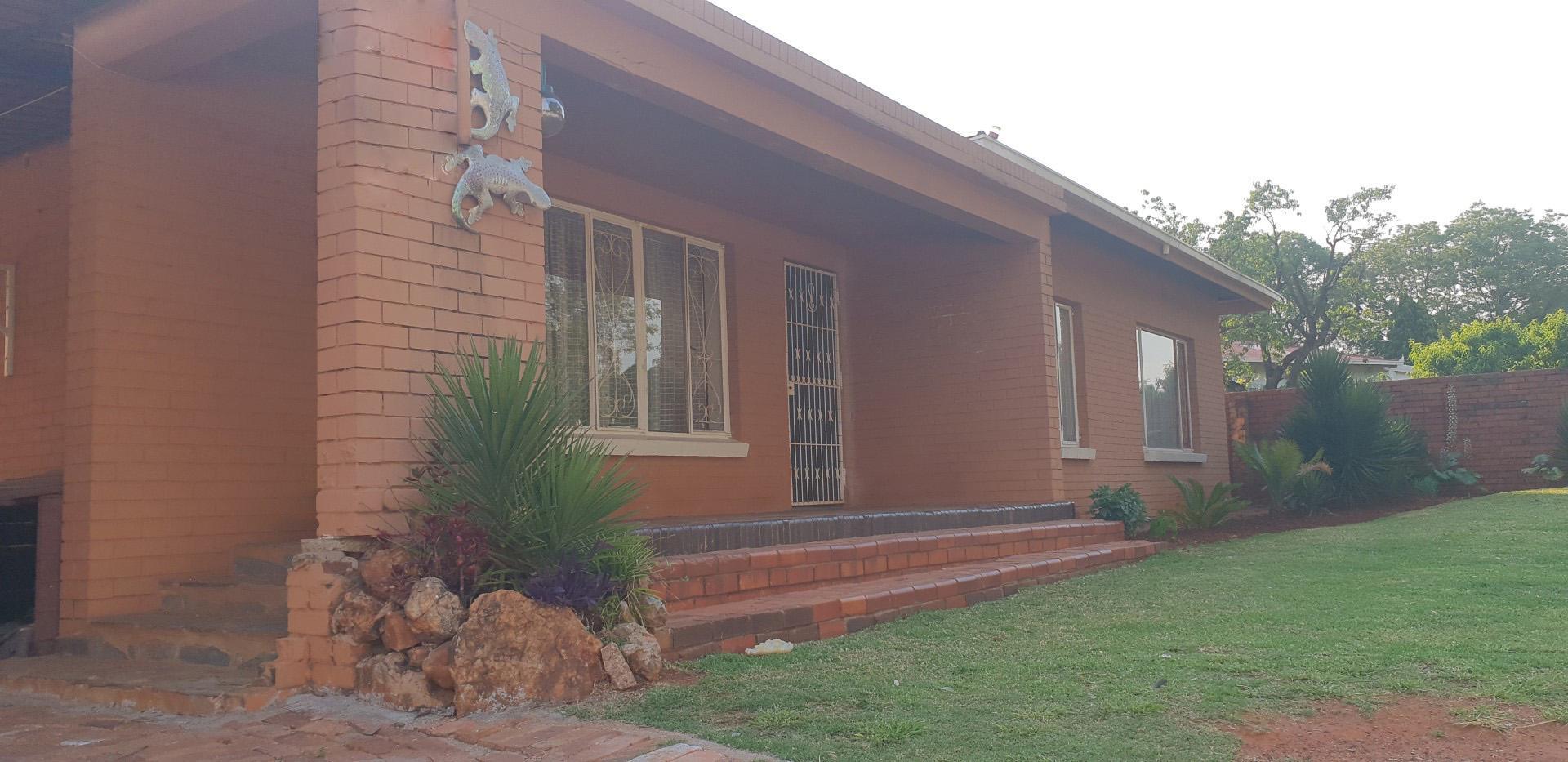 Front View of property in Casseldale