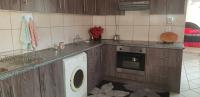 Kitchen - 35 square meters of property in Casseldale