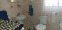 Bathroom 1 - 16 square meters of property in Casseldale