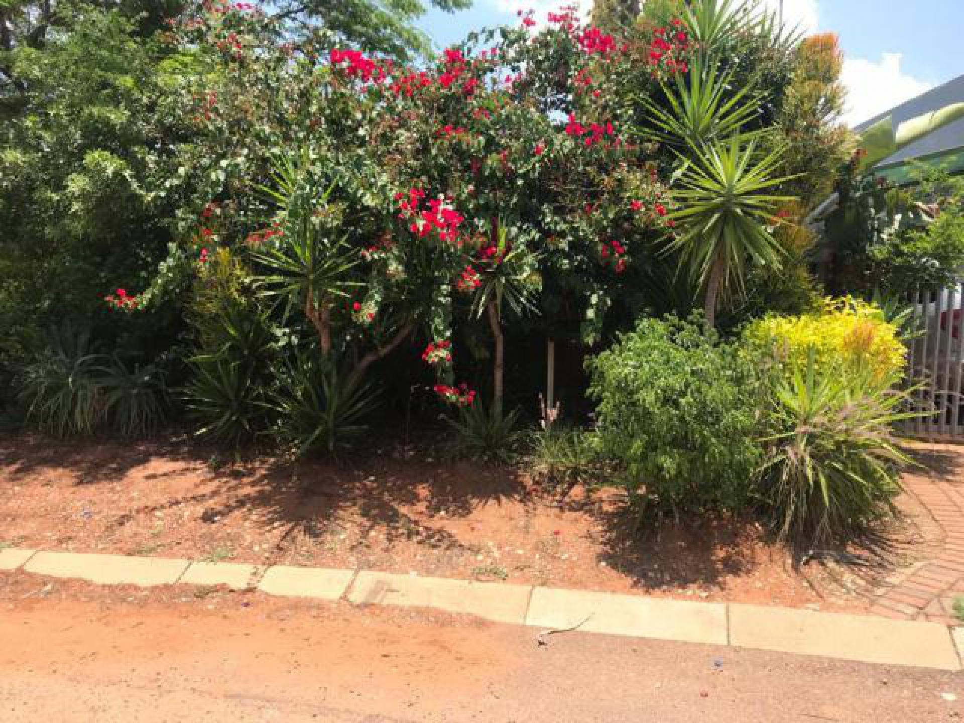 Front View of property in Flora Park 