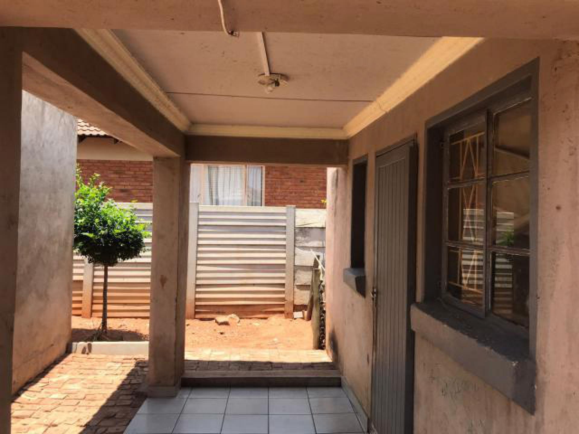 Patio of property in Flora Park 