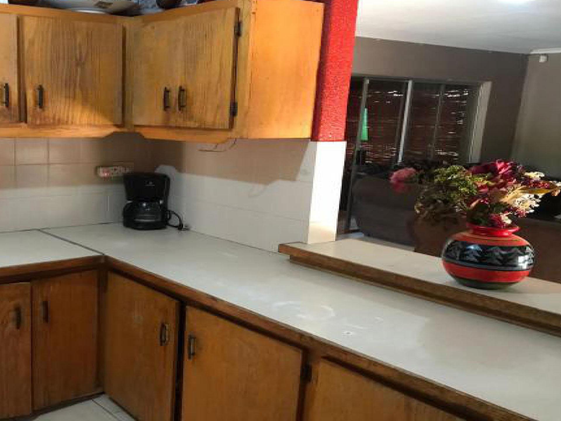 Kitchen of property in Flora Park 