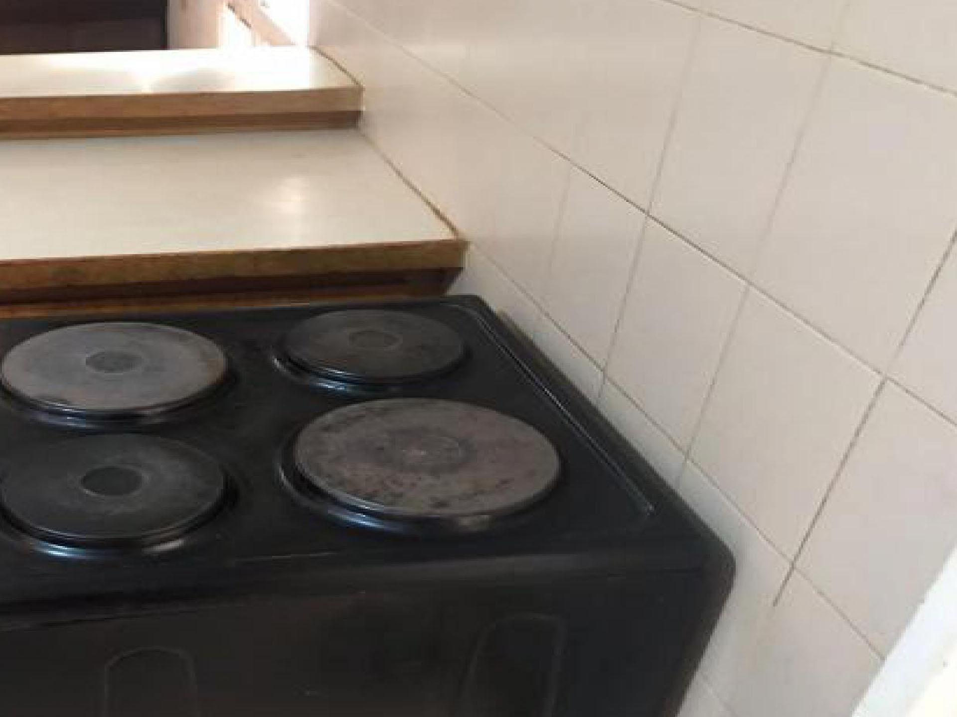 Kitchen of property in Flora Park 