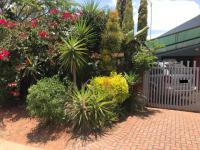 Front View of property in Flora Park 