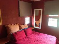 Main Bedroom of property in Flora Park 