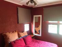 Main Bedroom of property in Flora Park 
