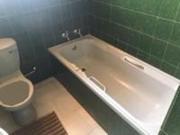 Bathroom 1 of property in Flora Park 