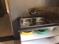 Kitchen of property in Flora Park 