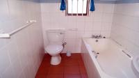 Main Bathroom - 6 square meters of property in Port Edward