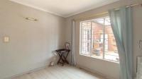 Bed Room 1 - 13 square meters of property in Moreletapark