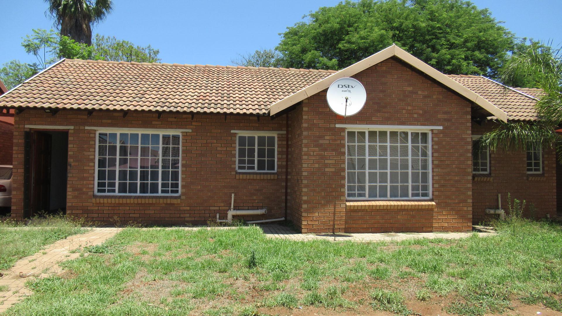 Front View of property in Rustenburg