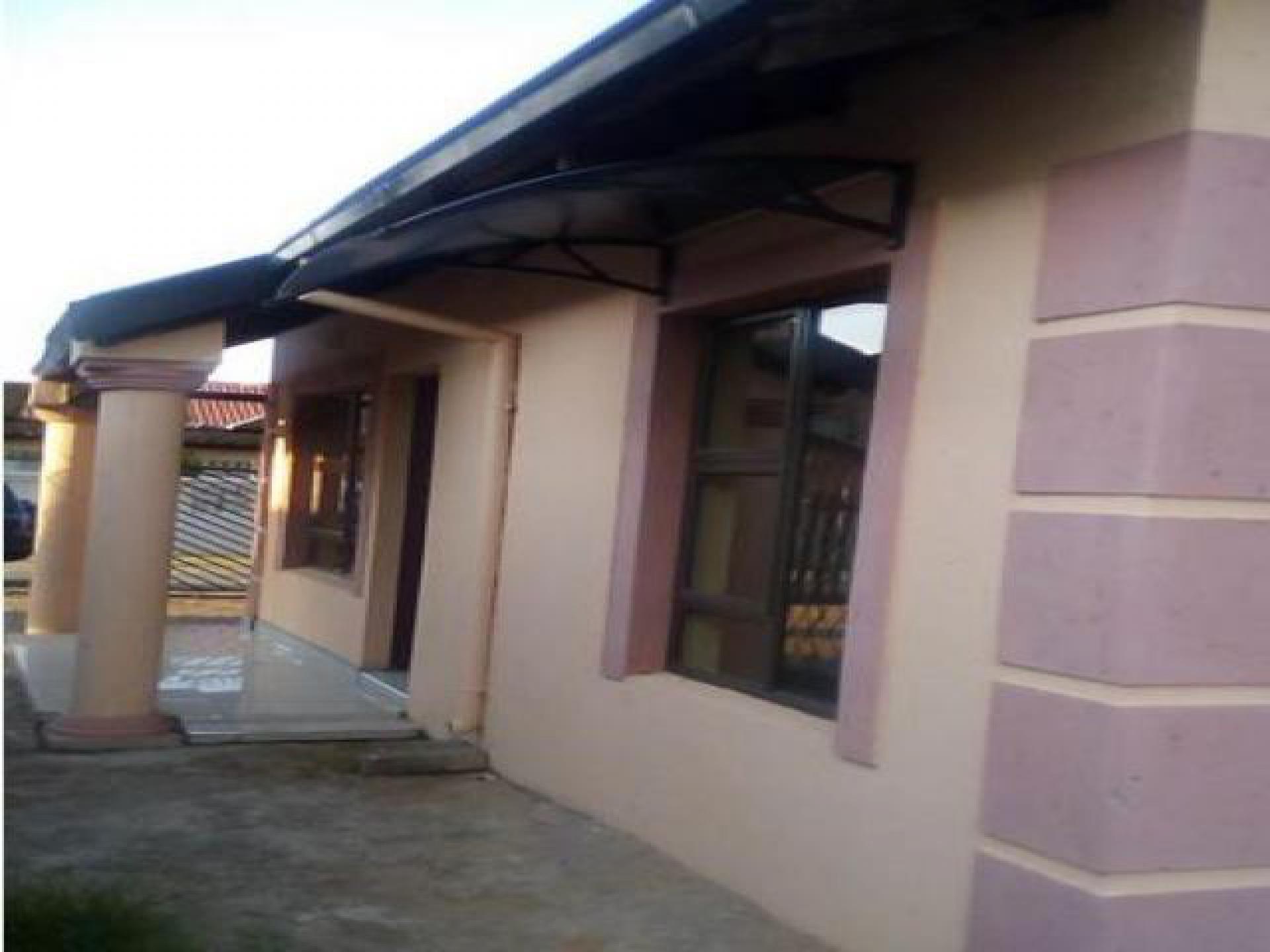 Front View of property in Kungwini Country Estate