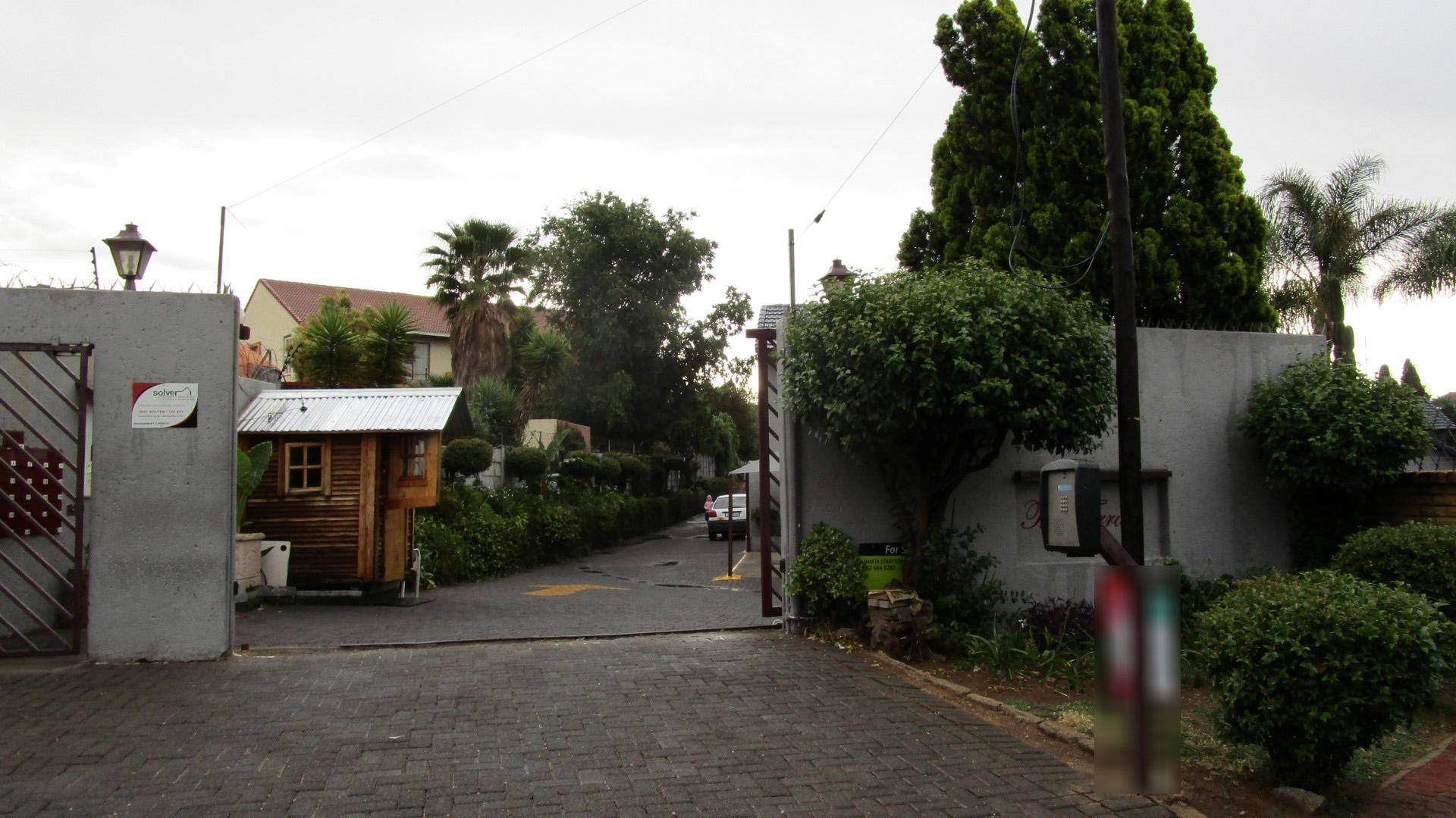 Front View of property in Corlett Gardens