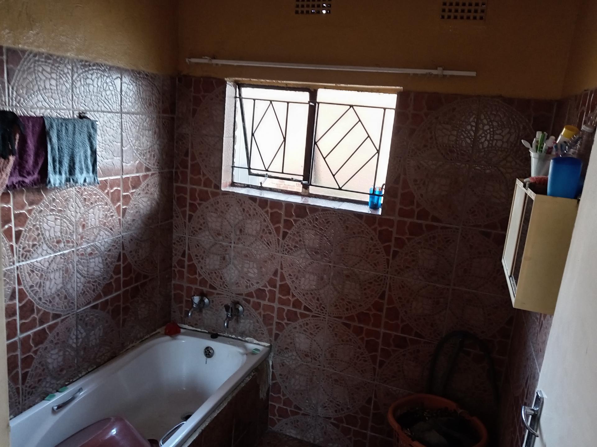 Bathroom 1 of property in Bethal