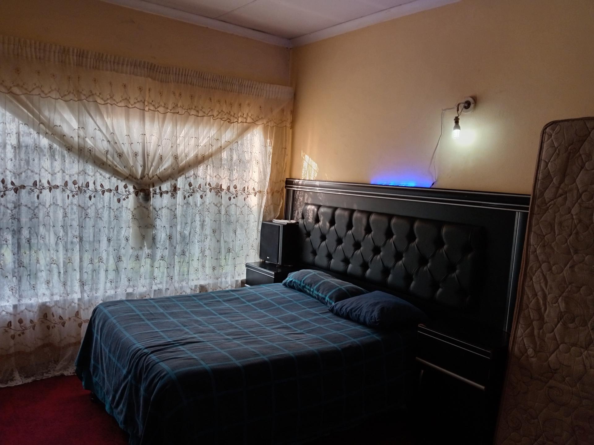 Bed Room 1 of property in Bethal