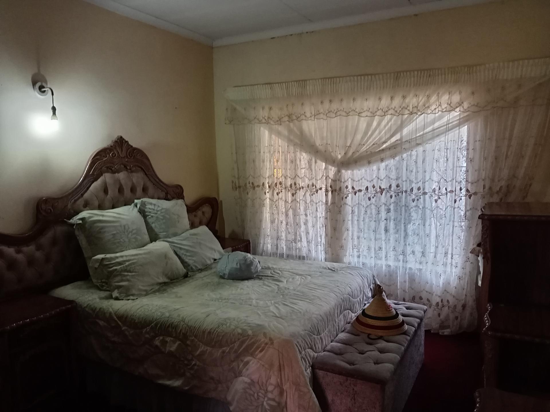Bed Room 2 of property in Bethal