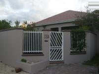 3 Bedroom 1 Bathroom House for Sale for sale in Rondebosch East