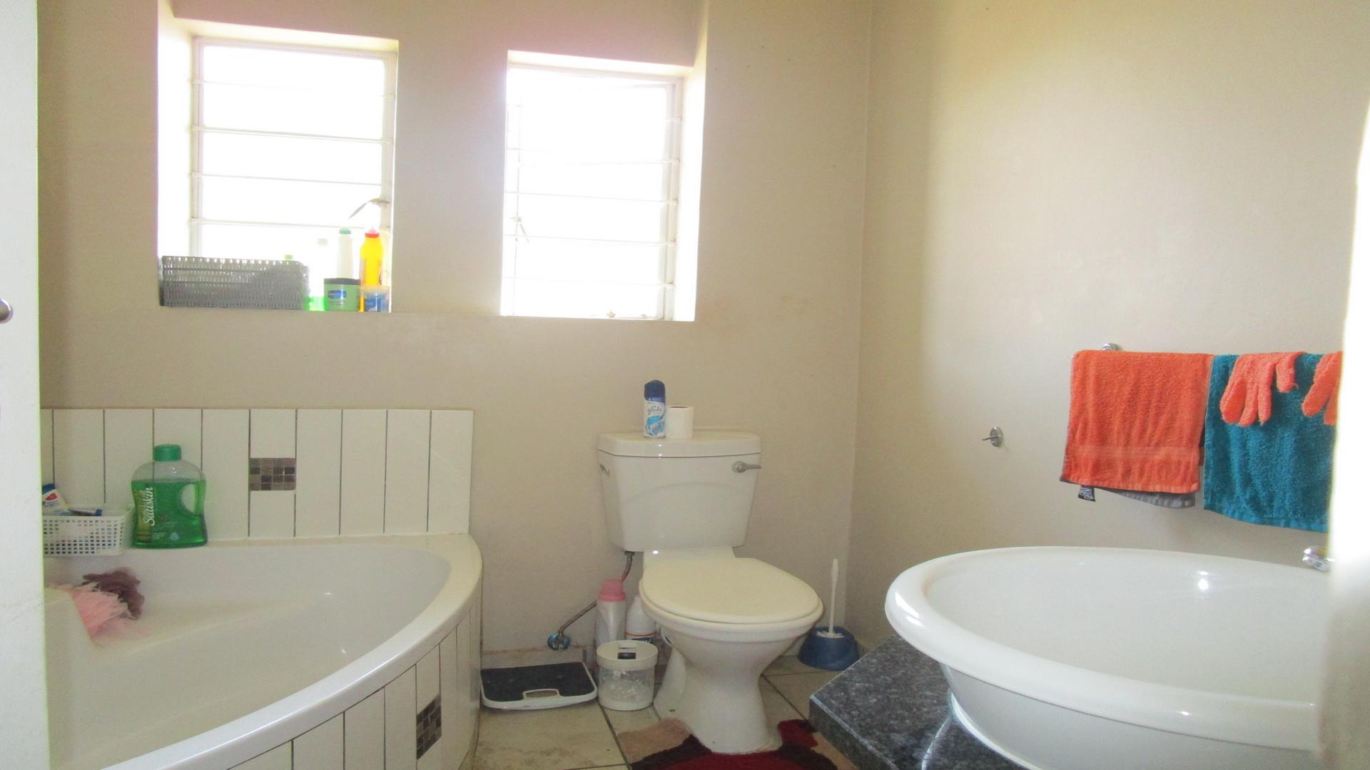 Bathroom 1 - 6 square meters of property in Waterval East