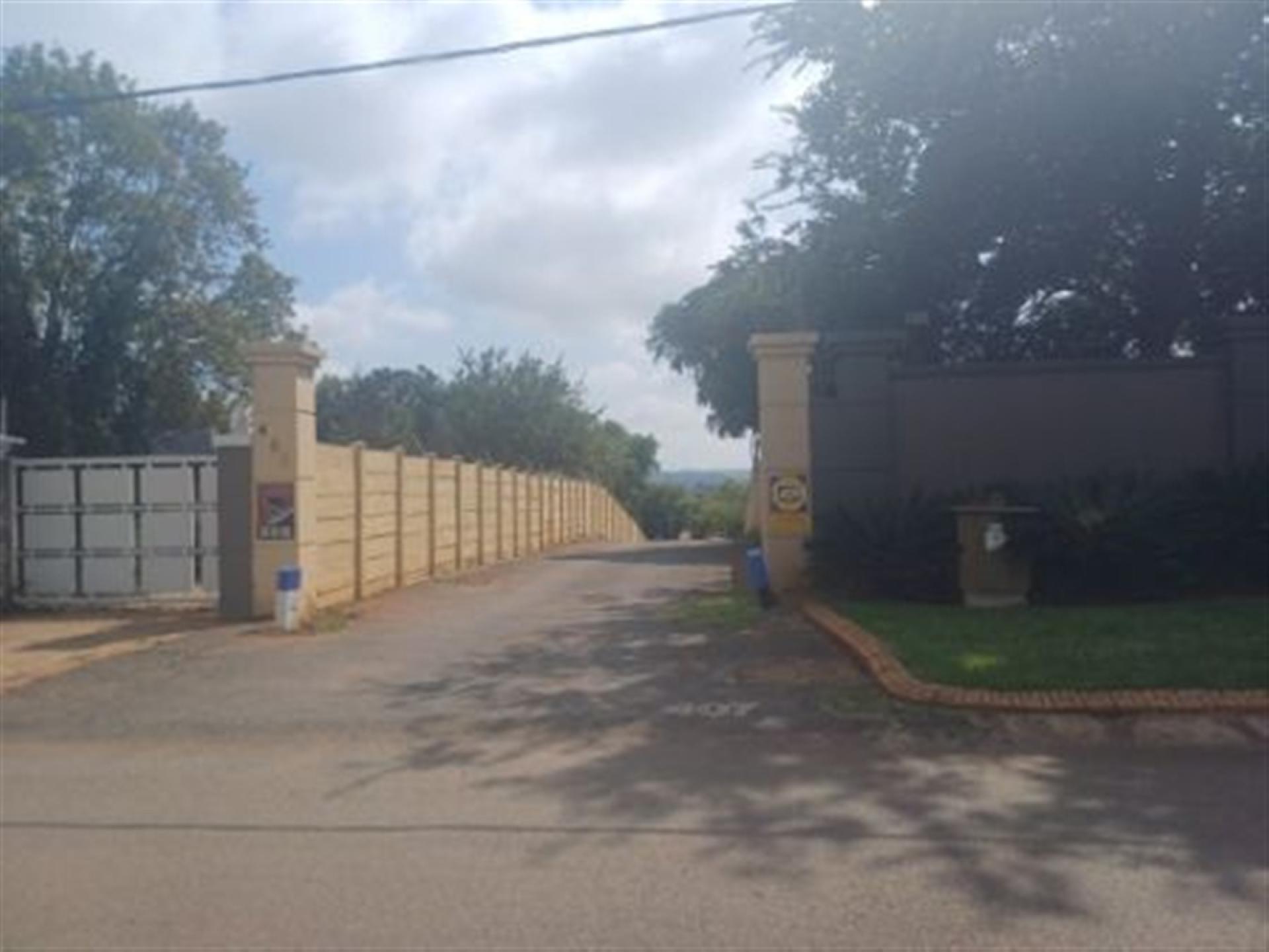 Front View of property in Ruimsig