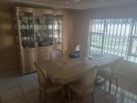 Dining Room of property in Ruimsig