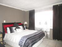 Main Bedroom - 11 square meters of property in Lenasia South
