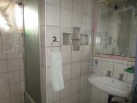 Bathroom 1 - 5 square meters of property in Lenasia South