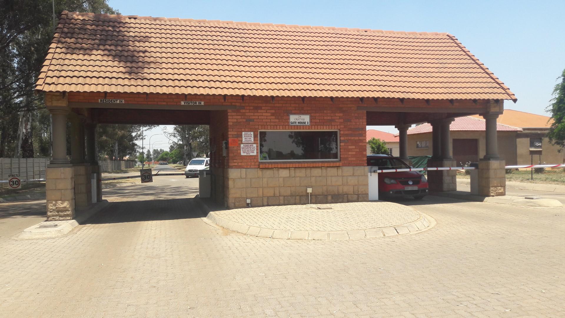 Front View of property in Strubenvale