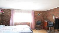 Bed Room 1 - 28 square meters of property in Rayton