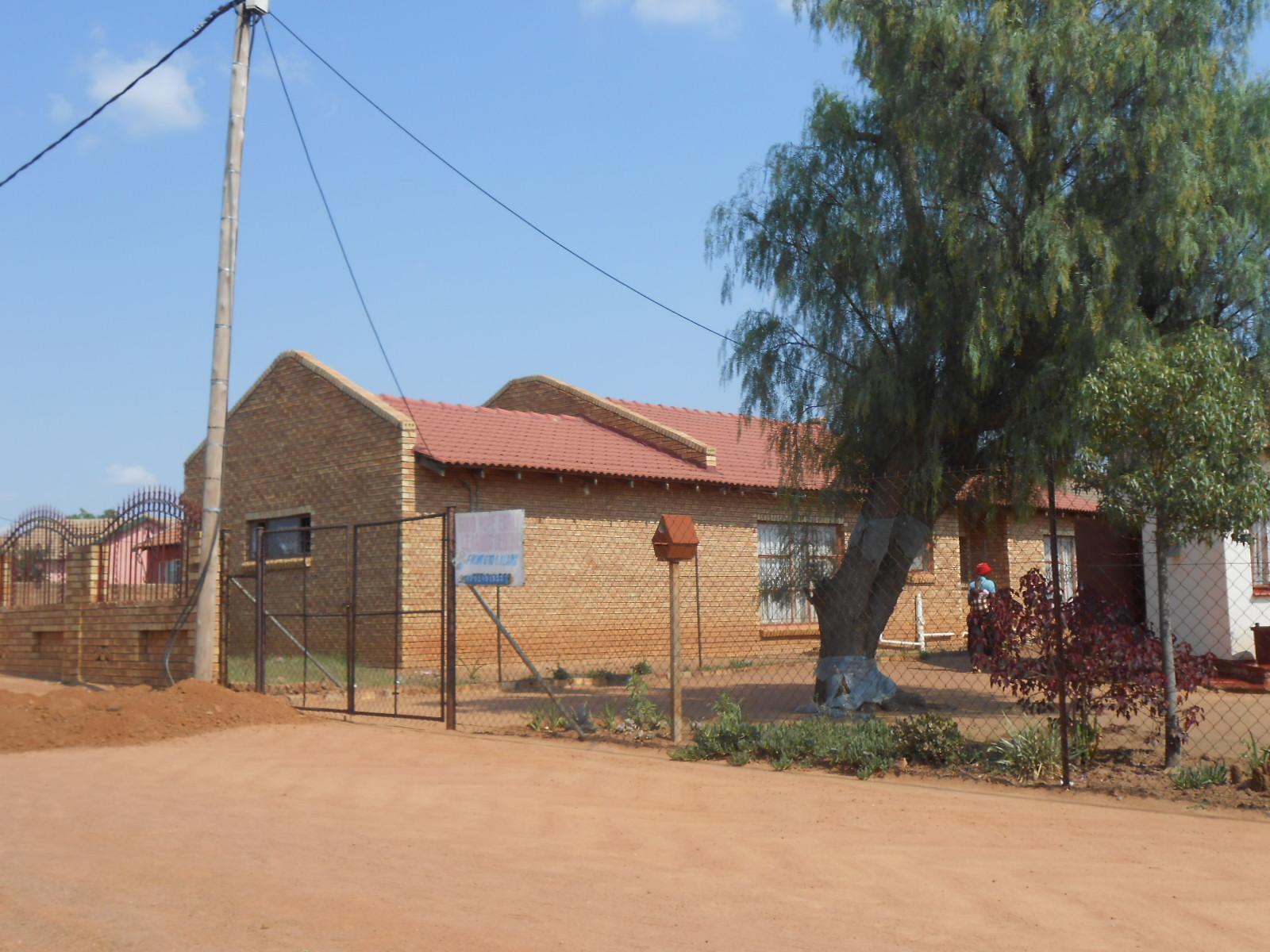 Front View of property in Soshanguve