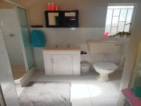 Bathroom 1 - 5 square meters of property in Rant-En-Dal