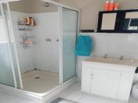 Bathroom 1 - 5 square meters of property in Rant-En-Dal
