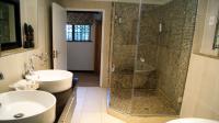 Main Bathroom - 11 square meters of property in Hilton