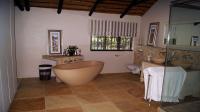 Bathroom 2 - 17 square meters of property in Hilton