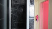 Bathroom 1 - 6 square meters of property in Vorna Valley