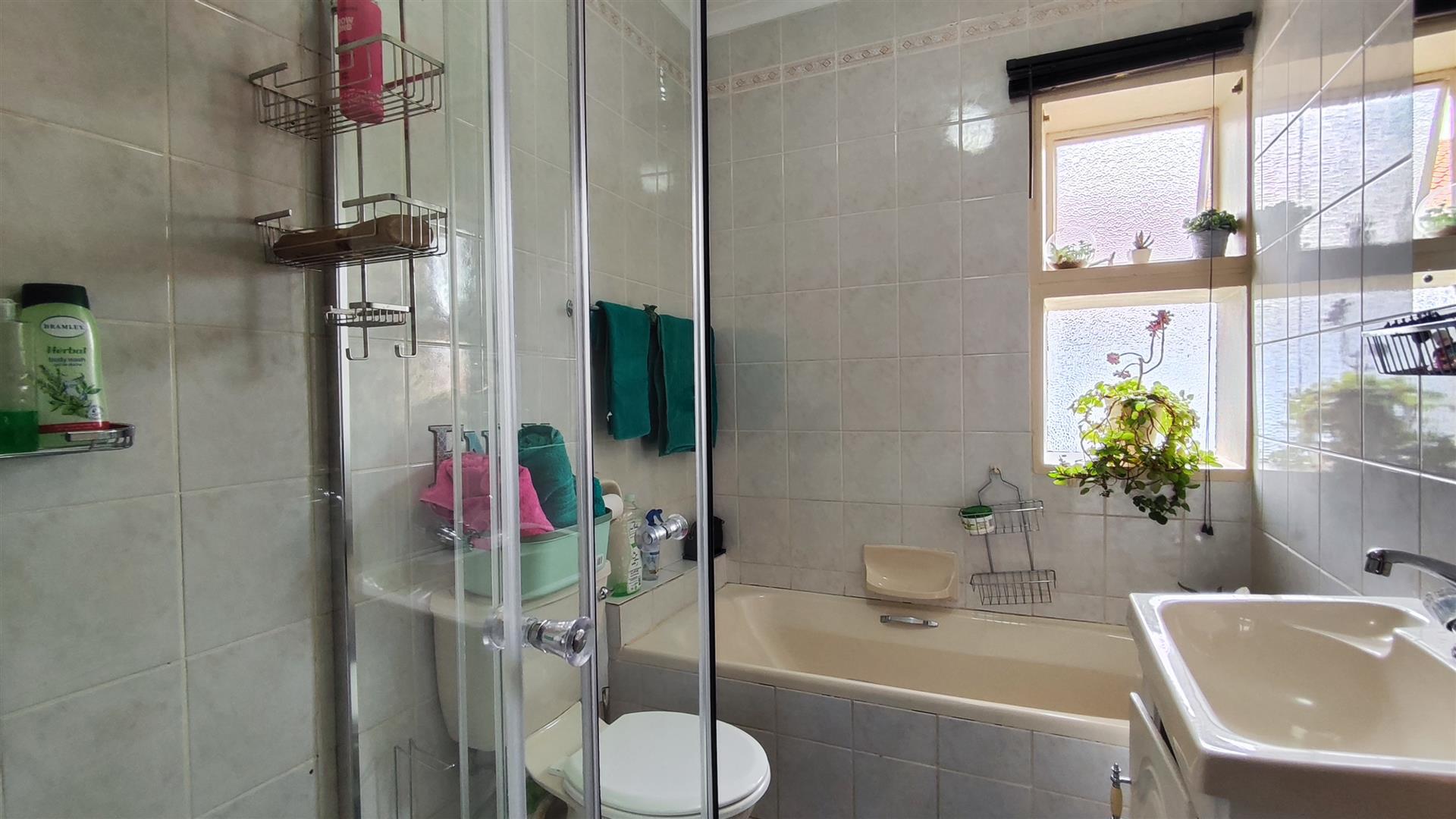Bathroom 1 - 5 square meters of property in Alberton
