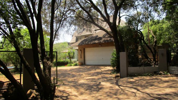 3 Bedroom House for Sale For Sale in Bryanston West - Home Sell - MR256508