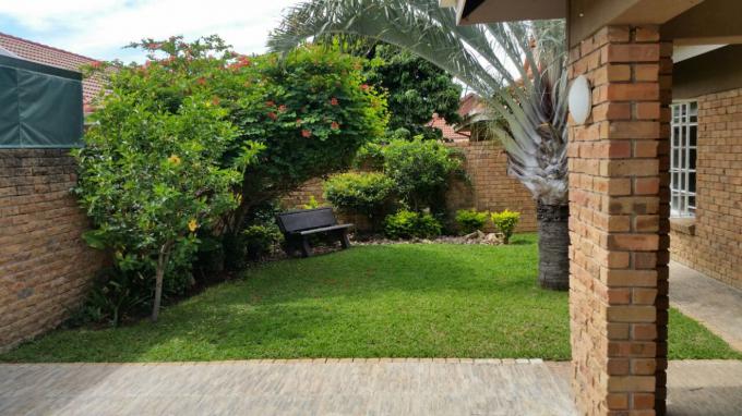 3 Bedroom House for Sale For Sale in Mookgopong (Naboomspruit) - Home Sell - MR257278